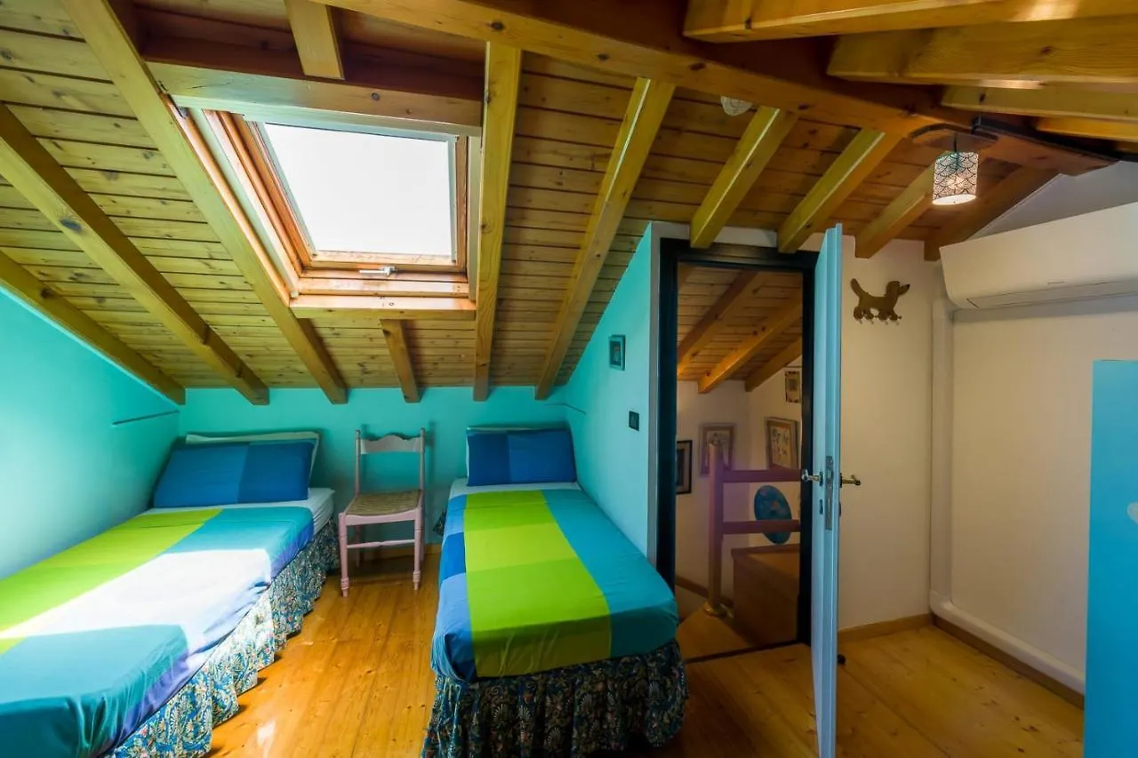 Night Galleria Holiday Home - Bed & Art In Burano - The Pink House