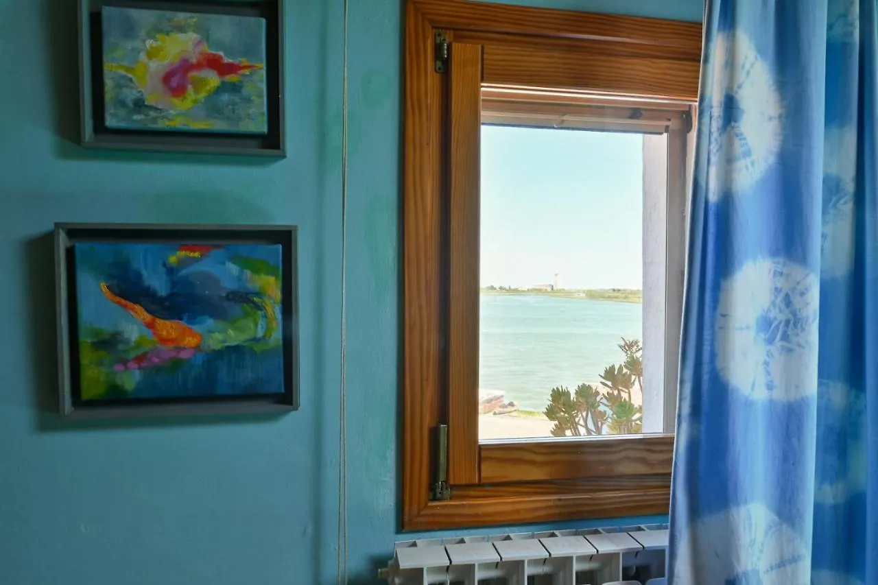 Night Galleria Holiday Home - Bed & Art In Burano - The Pink House Italy