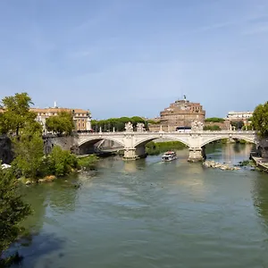 https://rome-luxury-flat-3.it-romehotels.com