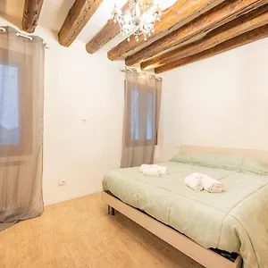 https://valentinas-flat.hotelslidodijesolo.com