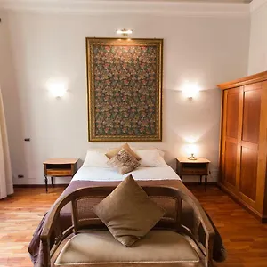 https://serenellas-house-at-coliseum.it-romehotels.com